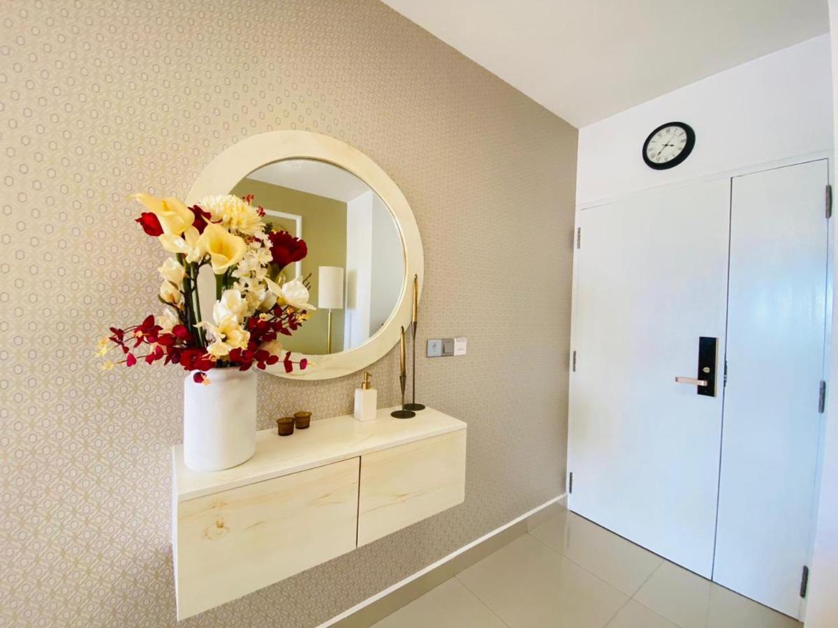 Ocean Breeze - Udaya Luxury Apartments Negombo Dış mekan fotoğraf
