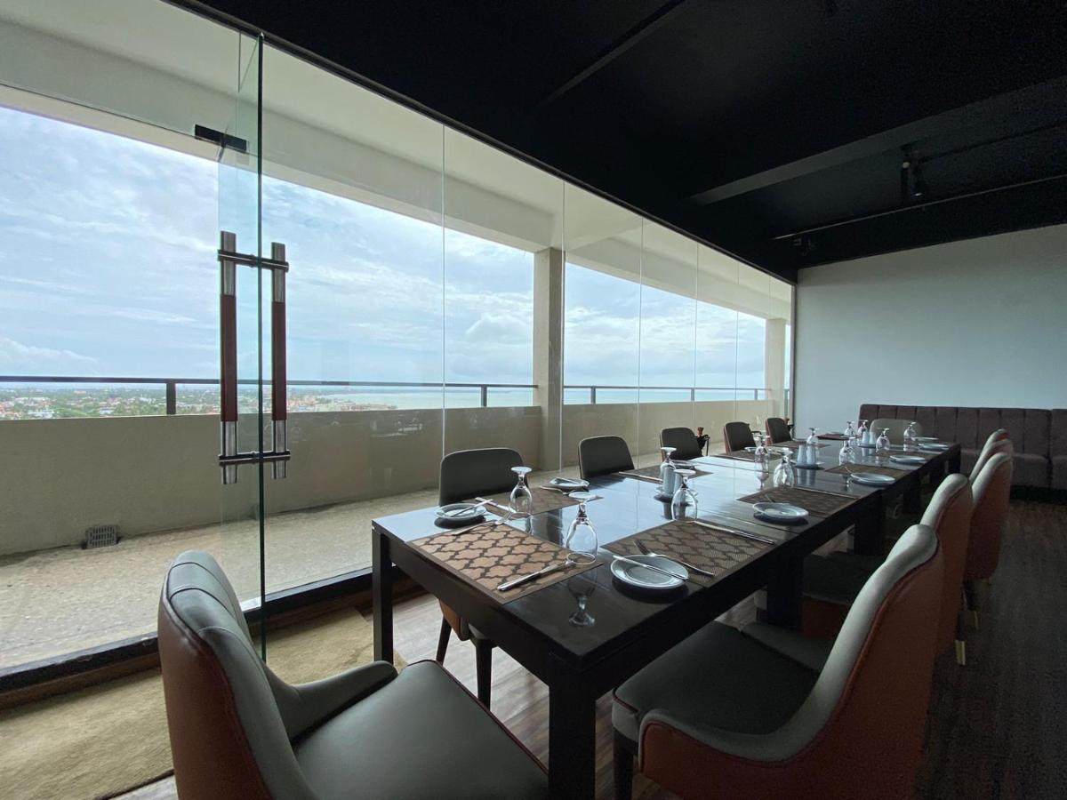 Ocean Breeze - Udaya Luxury Apartments Negombo Dış mekan fotoğraf