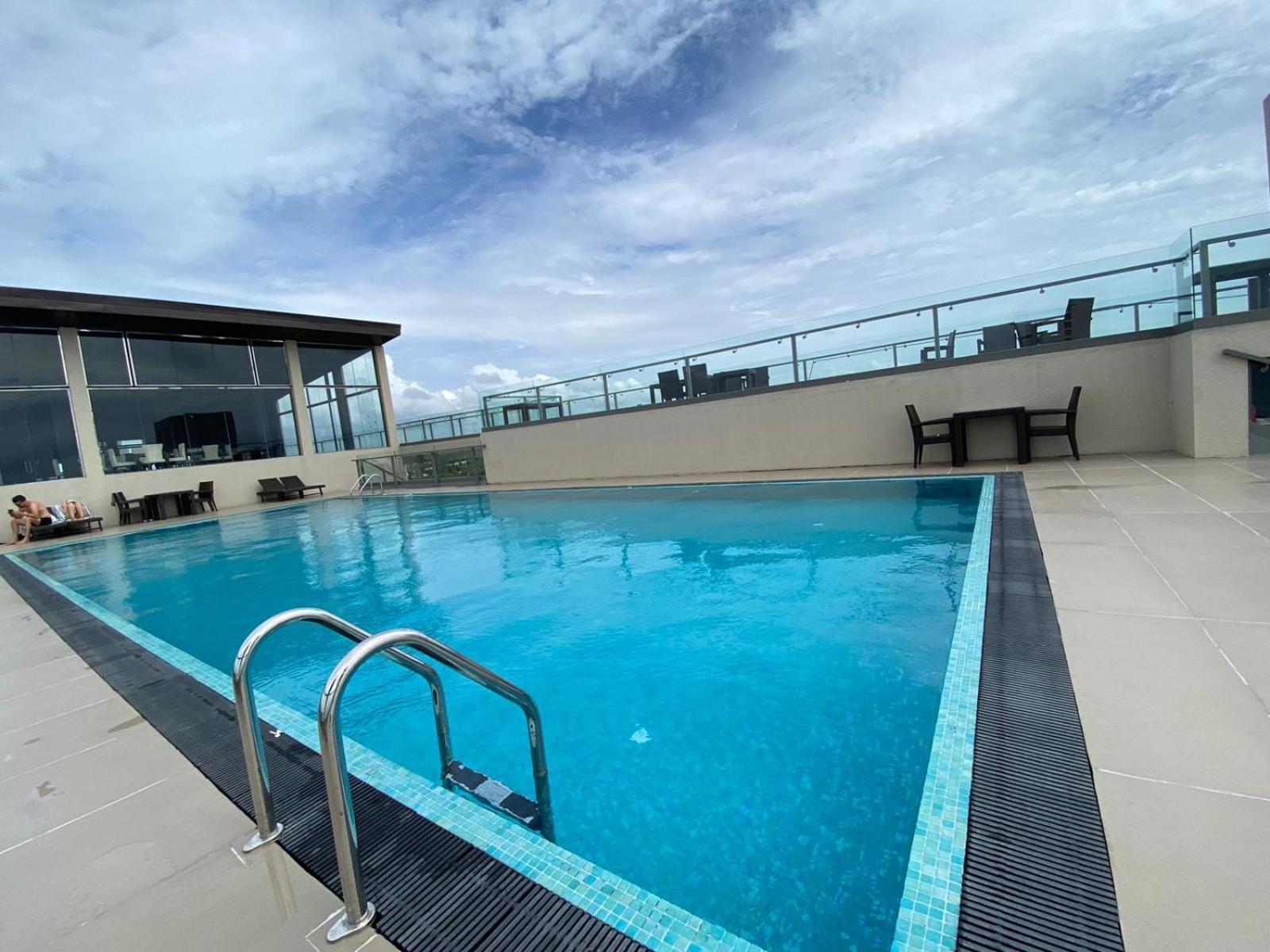 Ocean Breeze - Udaya Luxury Apartments Negombo Dış mekan fotoğraf