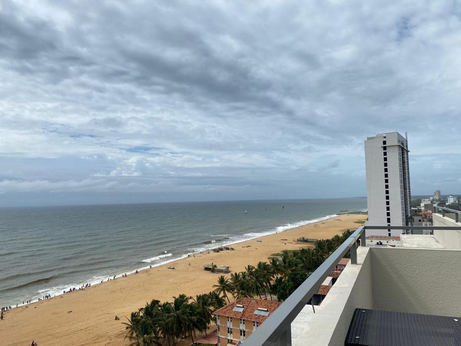 Ocean Breeze - Udaya Luxury Apartments Negombo Dış mekan fotoğraf