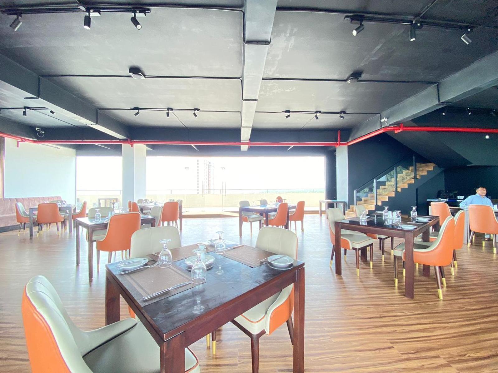 Ocean Breeze - Udaya Luxury Apartments Negombo Dış mekan fotoğraf